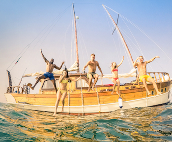 Group of friends travel can work